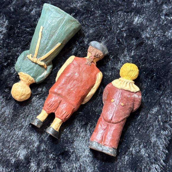 Tole'N Haus Heirloom Collection Doris Williams 1983 Carved Wood  Colonial Family - Picture 7 of 9